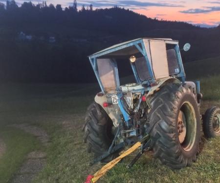 Monatsübung September – Traktorbergung mittels Seilwinde und Greifzug