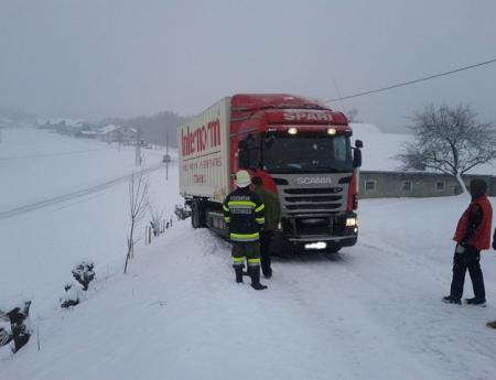 LKW-Bergung in Weißenbach